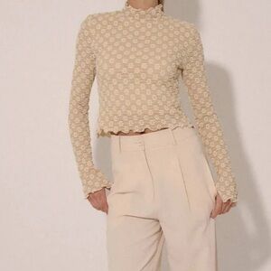 NWOT Promesa Dainty Daisy Floral Lace Mock-Neck Top